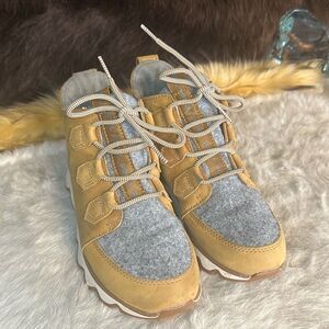 Sorel booties 7 (7001A)